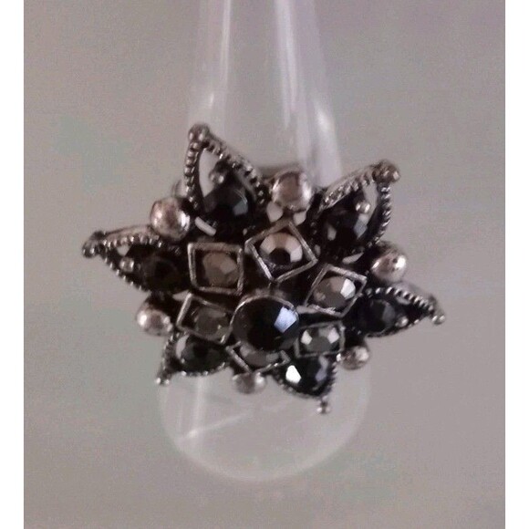 Women's Costume Ring Faux Black Gemstone Rhinestone Studs Adjustable Starburst - Picture 2 of 4